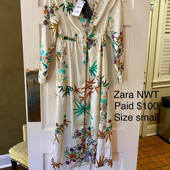 COPY - Robe - Picture 2 of 2